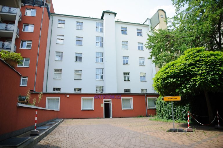 Zubní implantáty Praha