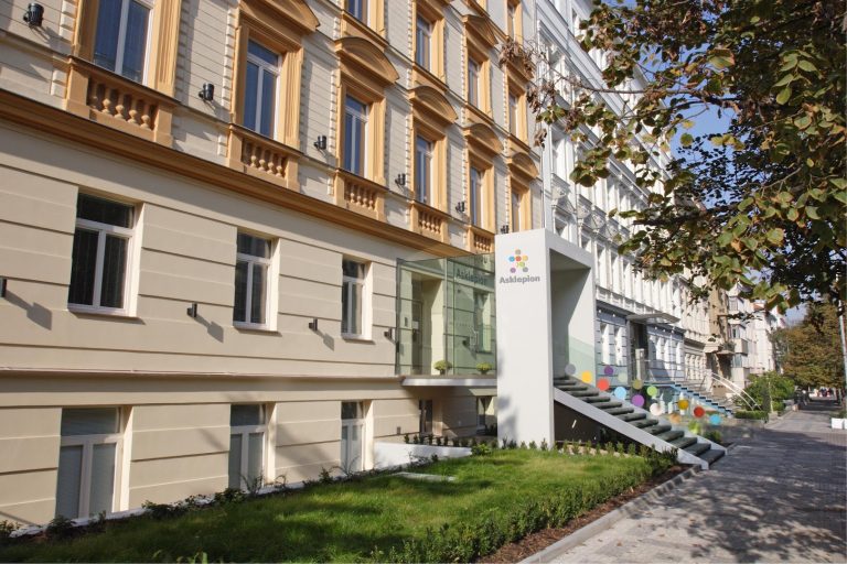 Zubní implantáty Praha