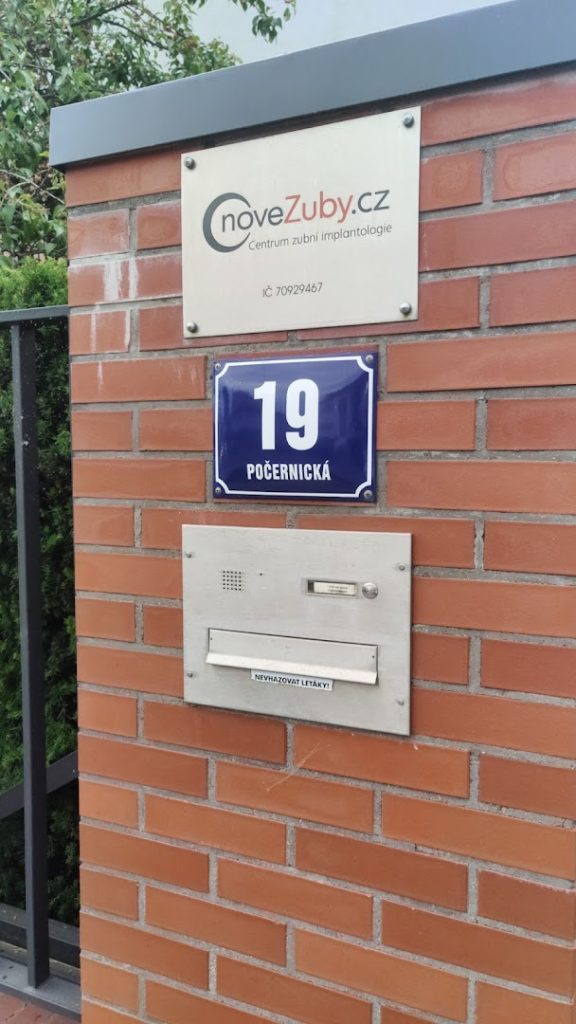 Zubní implantáty Praha